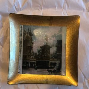 Moulin Rouge decor plate